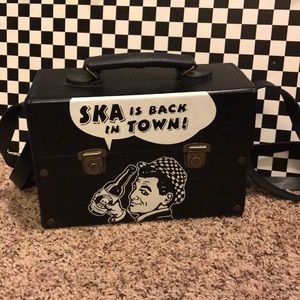 Ska box purse